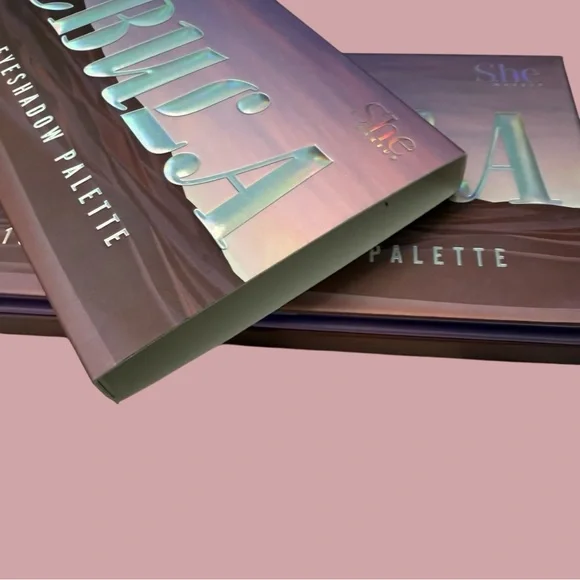 NWT MAKEUP NEBULA 18 COLOR EYE SHADOW PALETTE WITH MIRROR - Picture 4 of 4